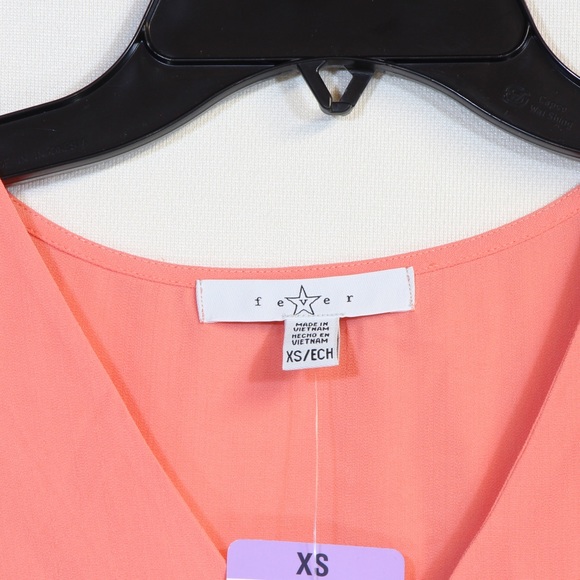 Fever Women's Peachy Pink V-Neck High Low Back Sleeveless Blouse Size XS NWT - Picture 4 of 5